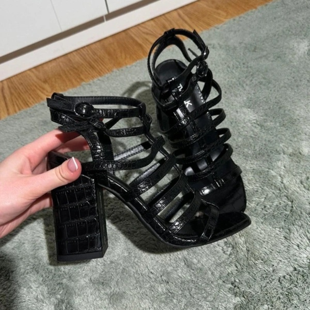 Chic Black Strappy Heels